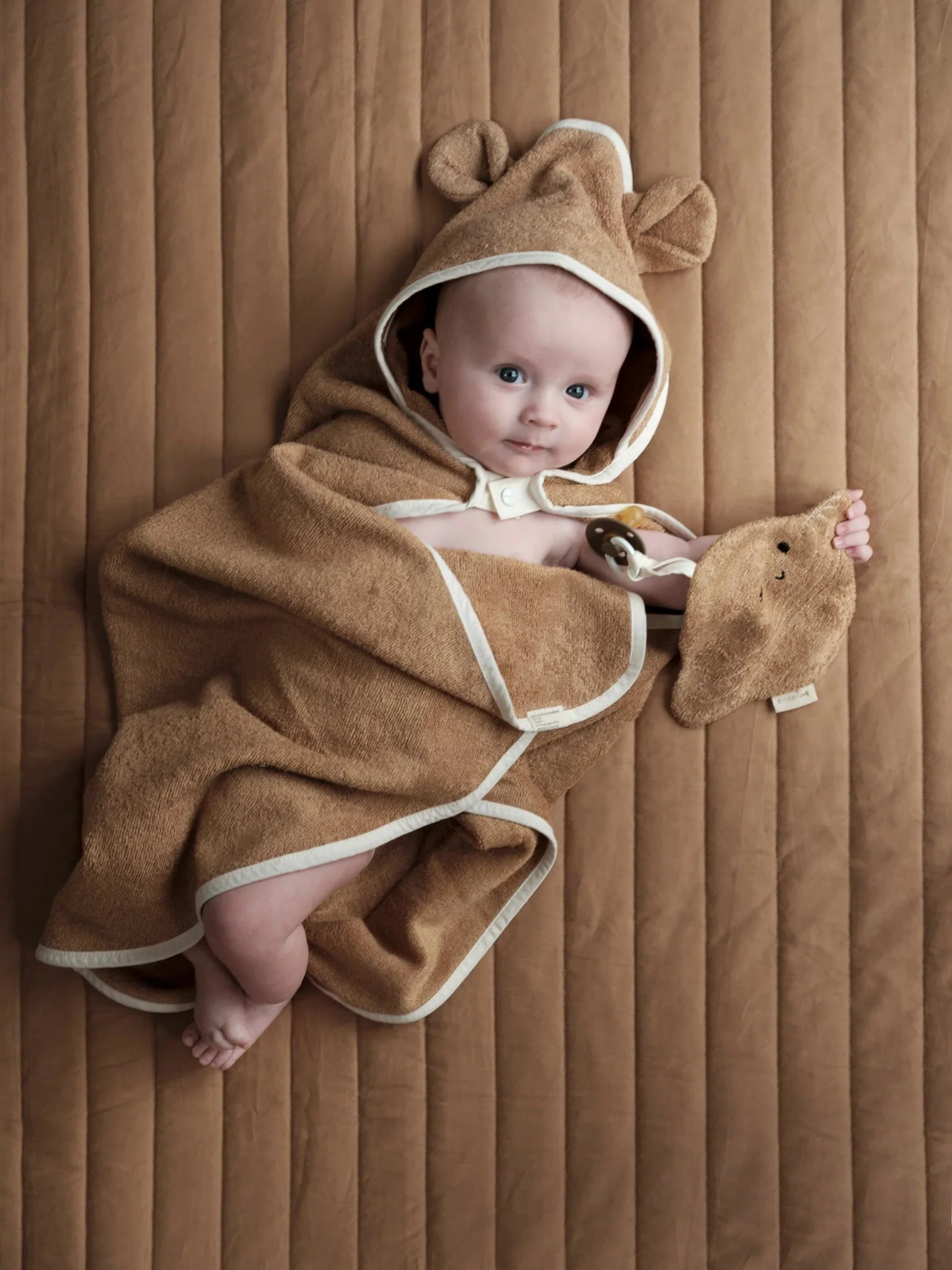 Fabelab Organic Bamboo Hooded Baby Towel (Various Colours) - Image 7