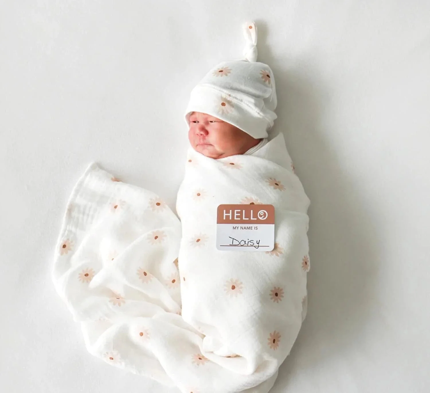 Lulujo Hello, World! Newborn Set - Birth Announcement, Hat & Swaddle - Image 2