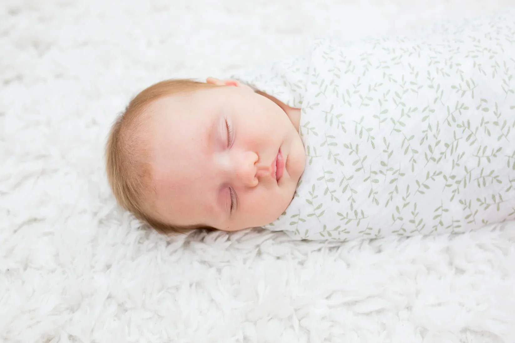 Lulujo Muslin Swaddle - Greenery (100cm x 100cm) - Image 4