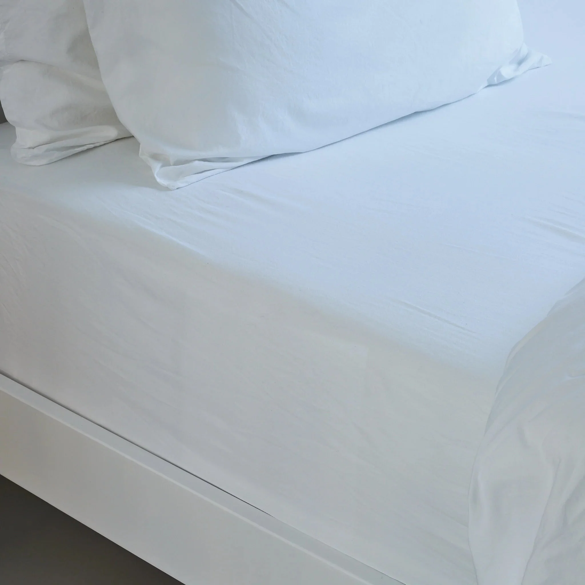 Lunar Oceans Luxe Soft Cotton Fitted Sheet (Various Colours & Sizes) - Image 3